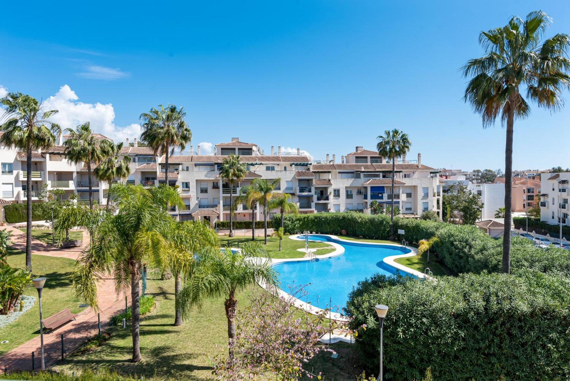Lovely 2-bed 10 Mins Walk From Puerto Banus Appartamento Marbella